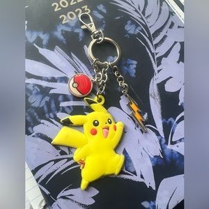 pokemon pikachu rubber and pokeball thunder metal charm keychain